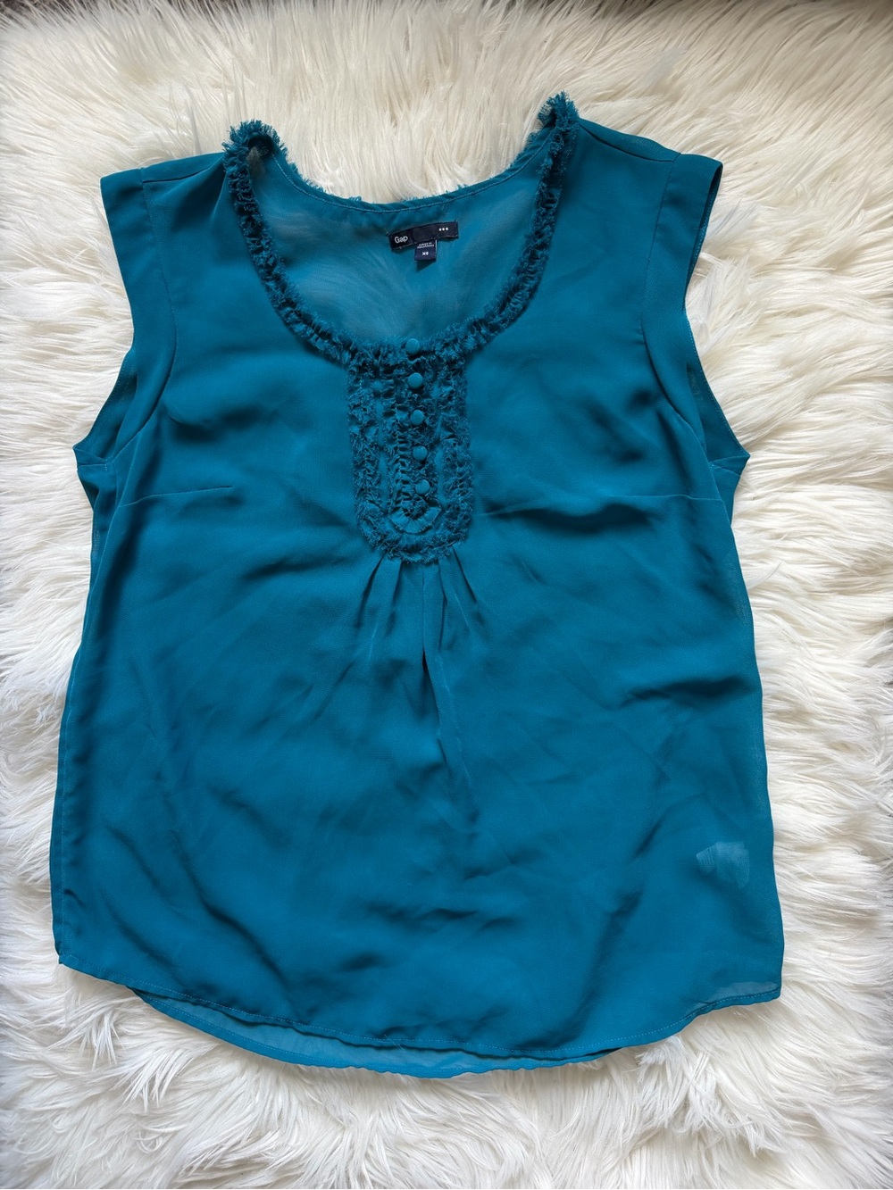 GAP sleeveless blouse